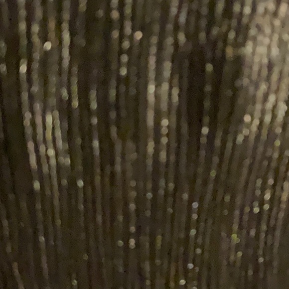 Very pretty peek a boo sleeves silvery black top by Soho New York & Co. jeans - Picture 5 of 10